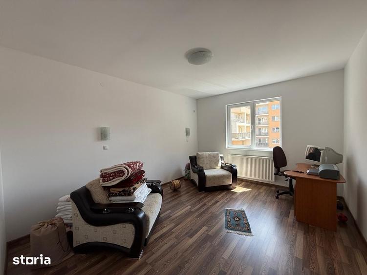 Apartament cu 2 camere decomandat în Pietroasa