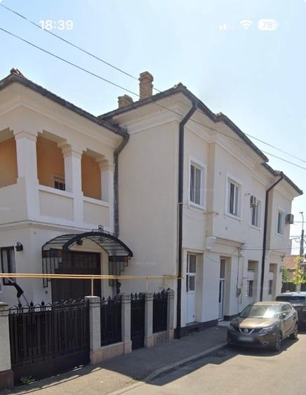 Casă cu 4 camere cu Garaj în Central