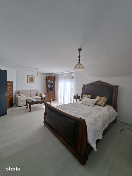 Casă cu 5 camere cu Teren 500 Mp în Săsar