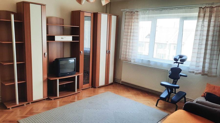 Apartament cu 3 camere decomandat în Terezian