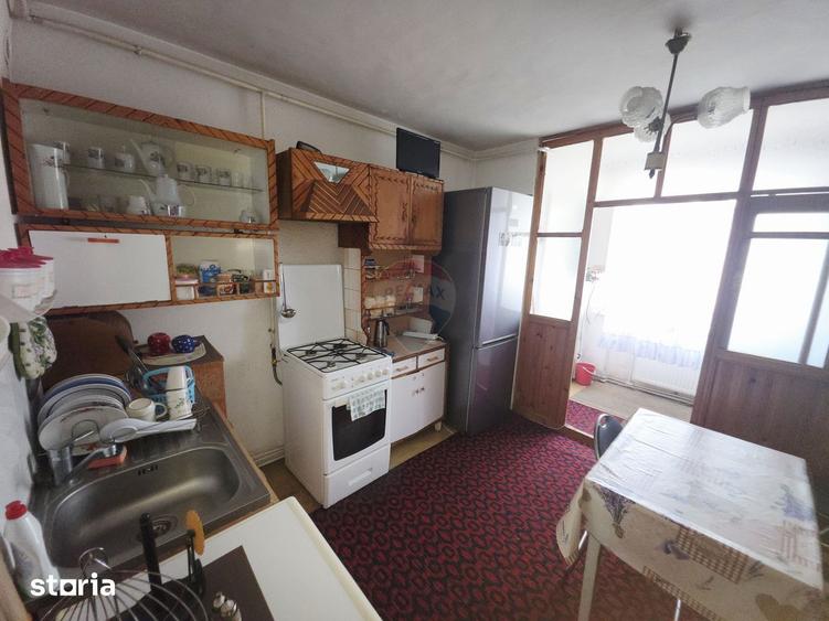Apartament cu 2 camere, mobilat în Mărăței