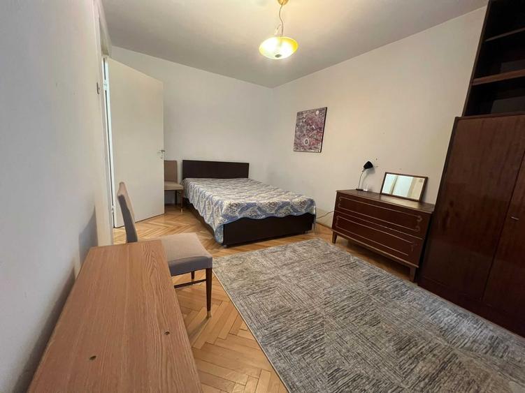 Apartament cu 3 camere decomandat în Tătărași