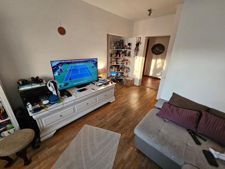 Apartament cu 3 camere decomandat în Nerva Traian