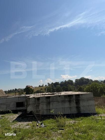 Casă cu Teren 1080 Mp în Tractorul