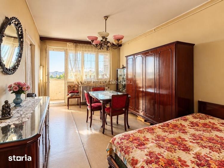 Apartament cu 3 camere decomandat în Drumul Taberei