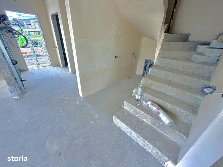 Casă cu 4 camere în Splaiul Unirii