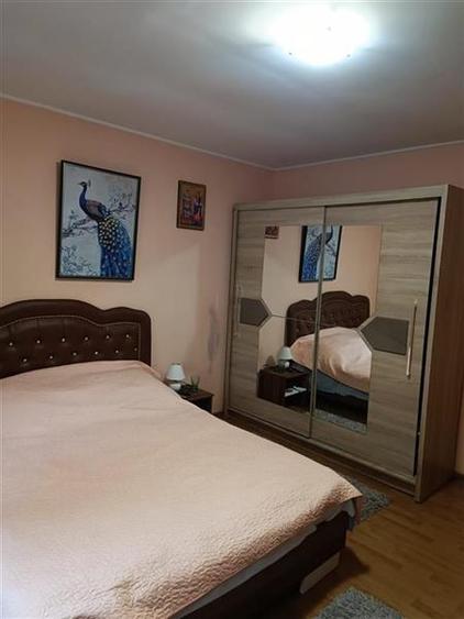 Casă individuală cu 5 camere cu Canalizare în Central