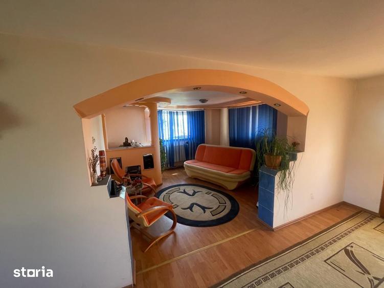 Casă cu 4 camere cu Teren 600 Mp în Bariera Vâlcii
