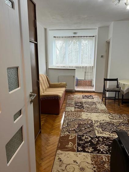 Garsonieră decomandată în Tudor