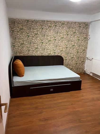 APARTAMENT 3 CAMERE/ PARTIAL MOBILAT/ 10 MINUTE DE METROU - 20