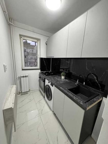 Apartament cu 2 camere semidecomandat în Podu Roș