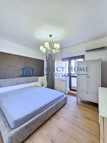 Apartament cu 4 camere decomandat, mobilat în P-ța Unirii