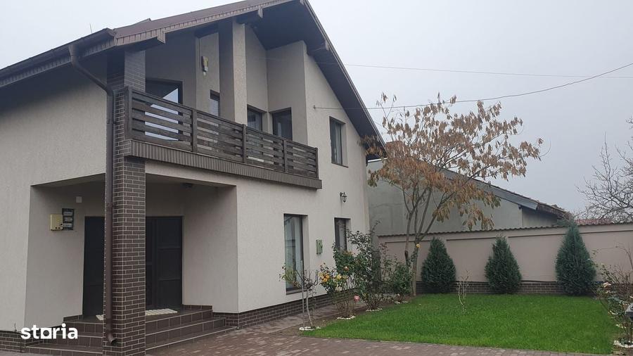 Casă cu 4 camere în Piatra
