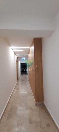 Apartament cu 3 camere semidecomandat în P-ta Presei Libere