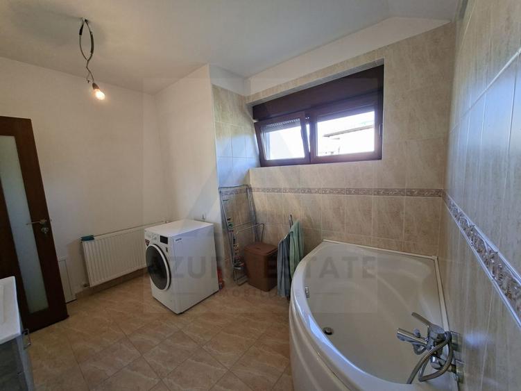 Casă individuală cu 5 camere cu Canalizare în Daia