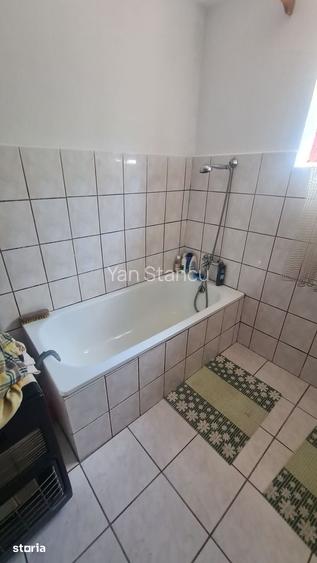 Casa cu lac de pe?te de vanzare in comuna Nuc?oara, jude? Arge?.