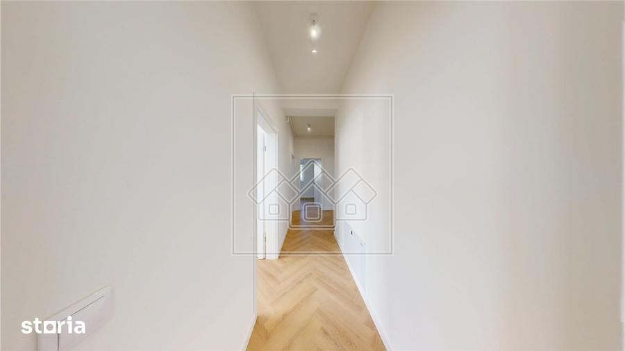 Apartament cu 4 camere în Cristian