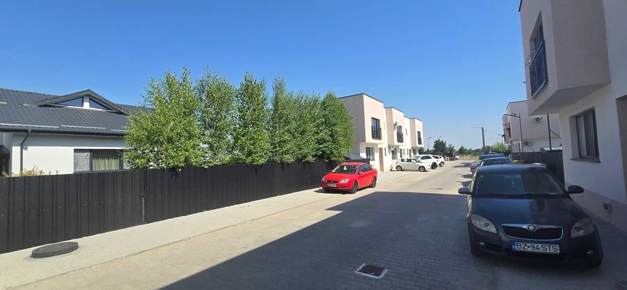 Casă cu 4 camere cu Teren 300 Mp în Domnești