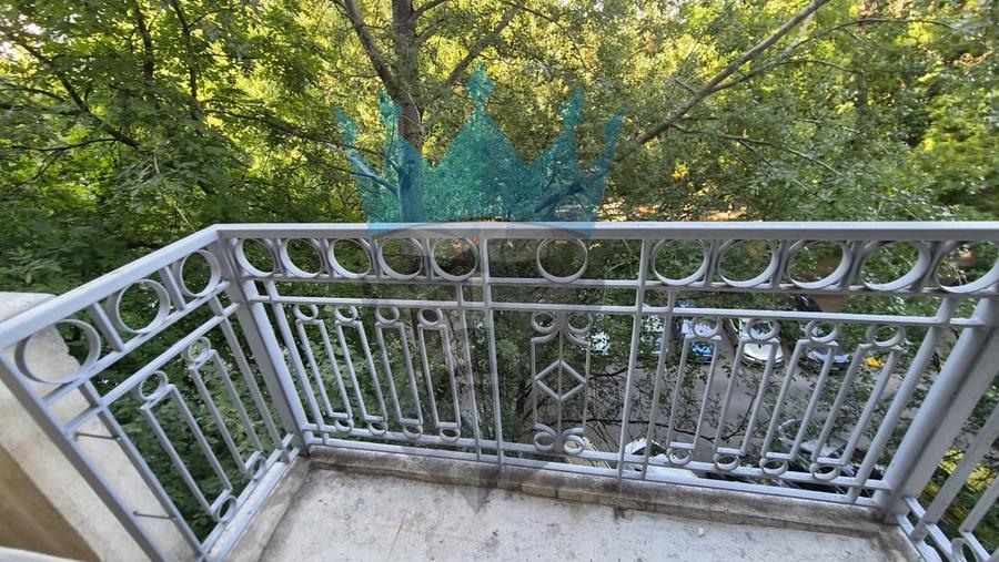 Apartament cu 3 camere decomandat, mobilat în P-ța Unirii