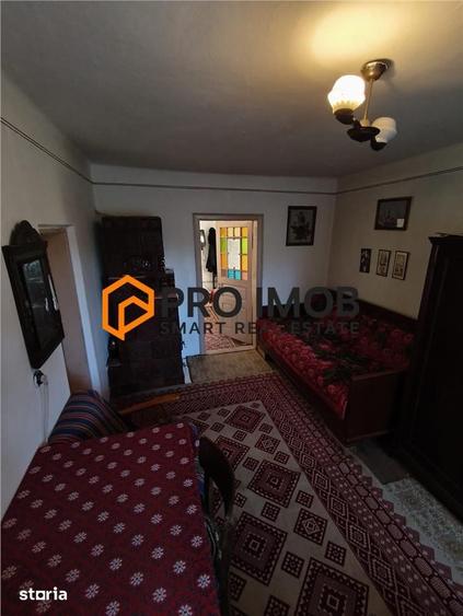 Casă cu 5 camere semidecomandat cu Teren 720 Mp în Gura Dimienii
