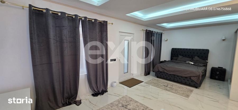 Casă cu 6 camere cu Teren 1438 Mp în Răcari