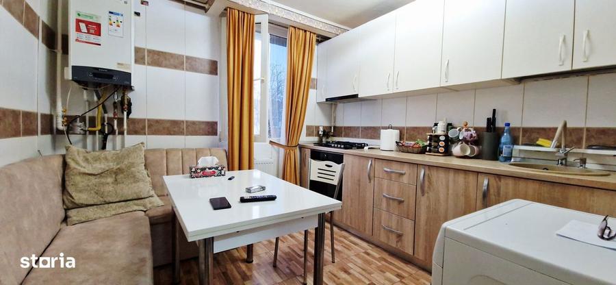 Apartament cu 2 camere decomandat în Drumul Taberei — fotografia 3