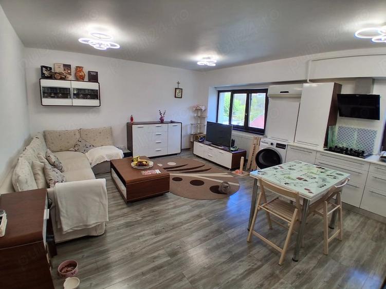 Apartament cu 3 camere decomandat în Păcurari