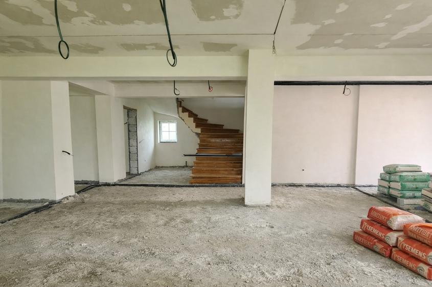 Casă individuală cu 99 camere cu Canalizare în Corbeanca