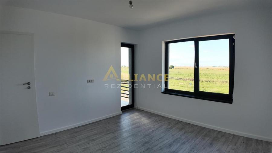 Casă individuală cu 4 camere cu Teren 422 Mp în Berceni