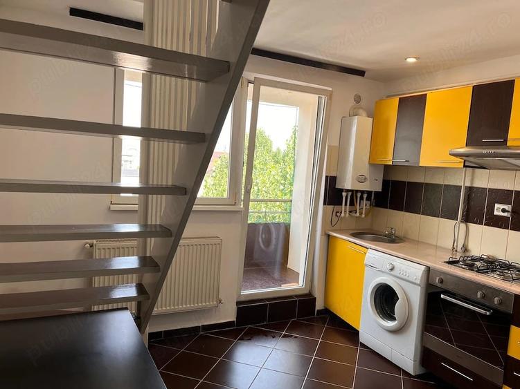 Apartament tip mansarda ,situat la etajul 5 5 , compartimentat pe 2 niveluri -zona Nicolina - 4