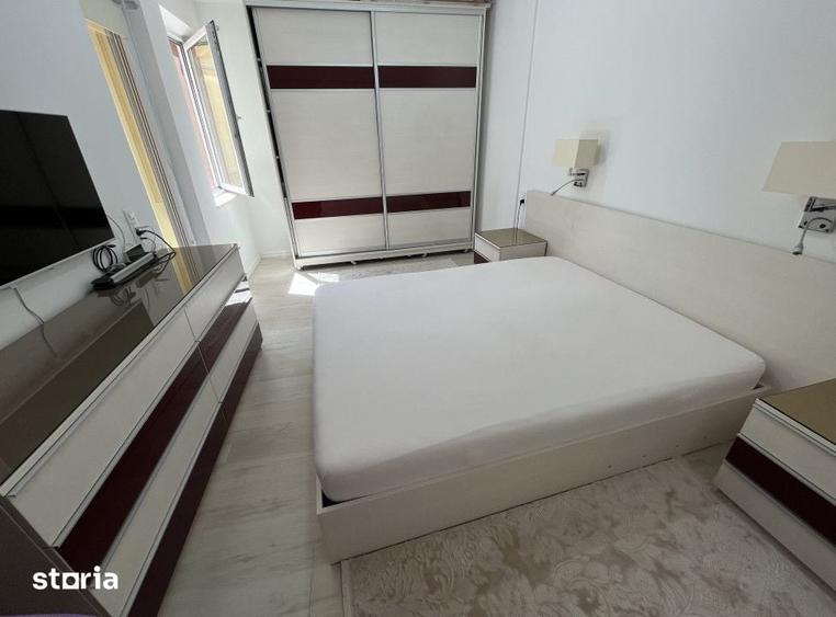 Apartament cu 3 camere decomandat în Delfinariu