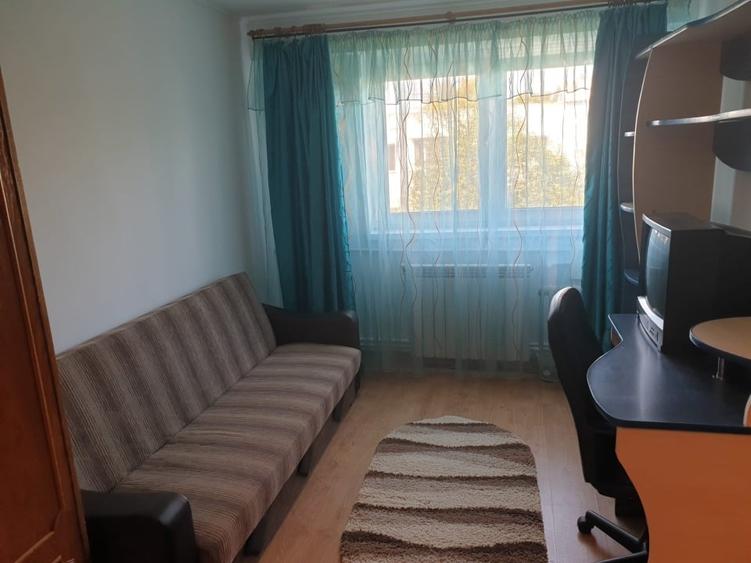 Apartament cu 3 camere decomandat, mobilat în Central