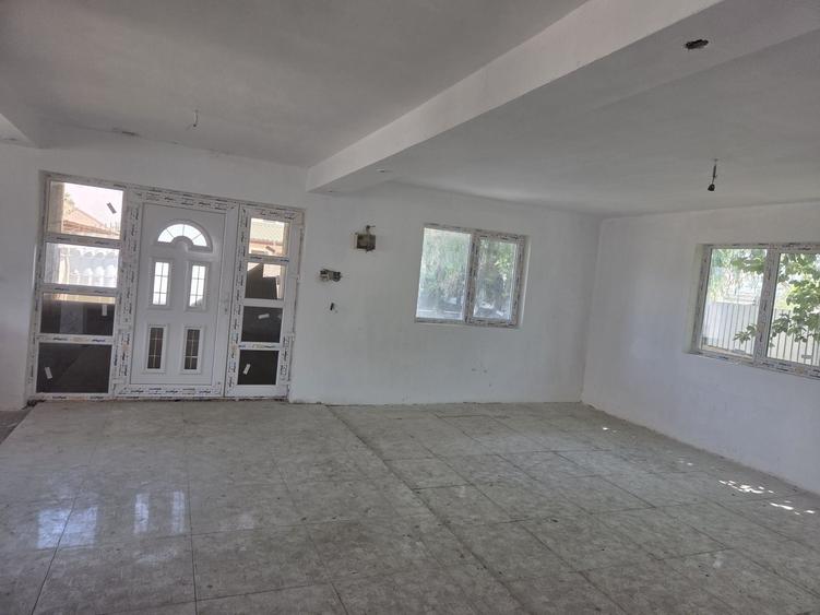 Casă cu 4 camere în Jilava