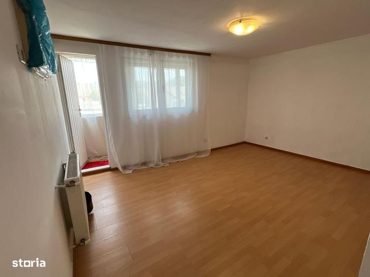 Casă cu 4 camere în Muncii