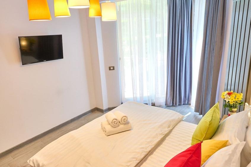 Apartament cu 3 camere decomandat în Mamaia-Sat