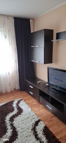 Apartament cu 2 camere semidecomandat în Florilor