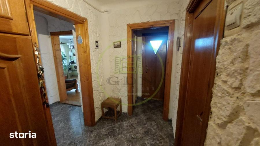 Apartament cu 4 camere decomandat, mobilat în 1 Mai