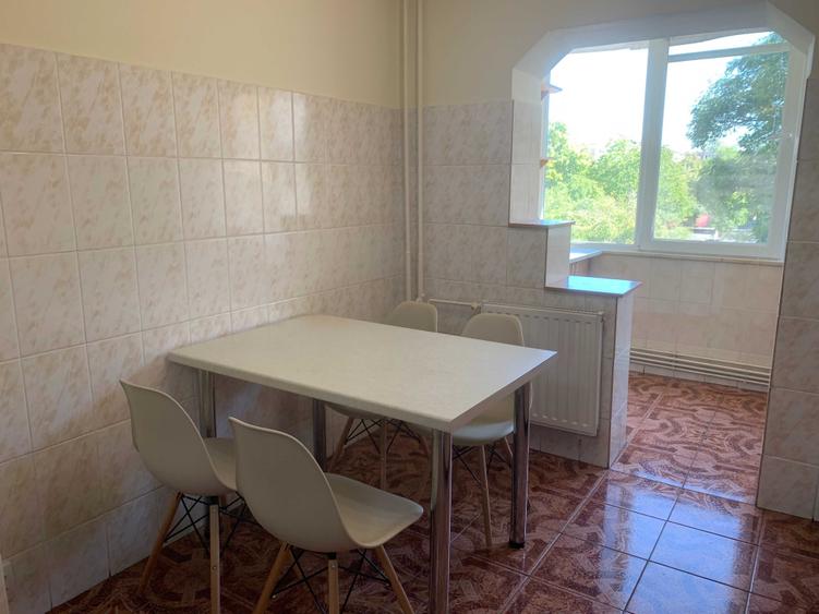 Apartament cu 2 camere decomandat în Lipovei