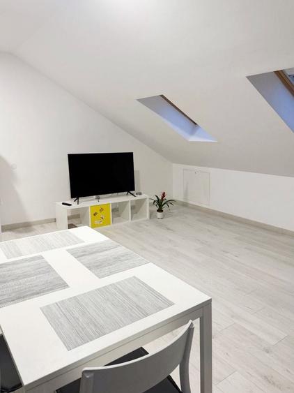 Apartament cu 2 camere decomandat, mobilat în Dumbrăvița