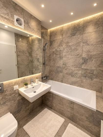 Apartament cu 3 camere decomandat, mobilat în Băneasa