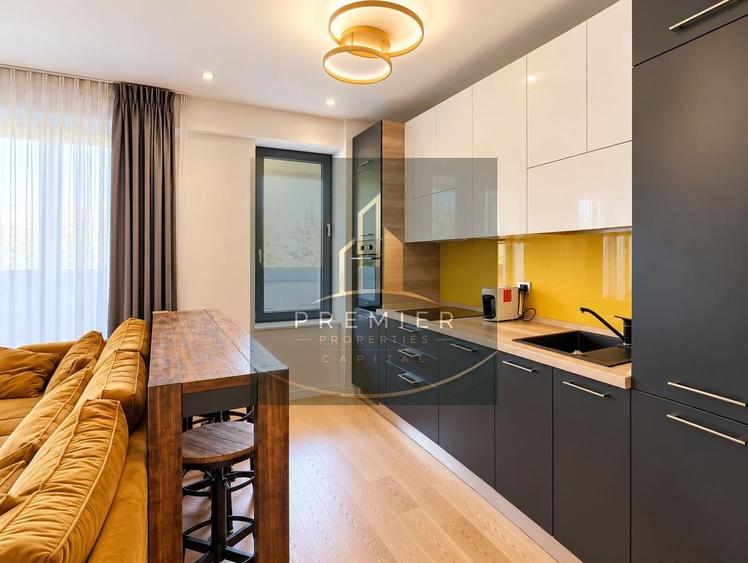 Apartament cu 3 camere semidecomandat în Aviației
