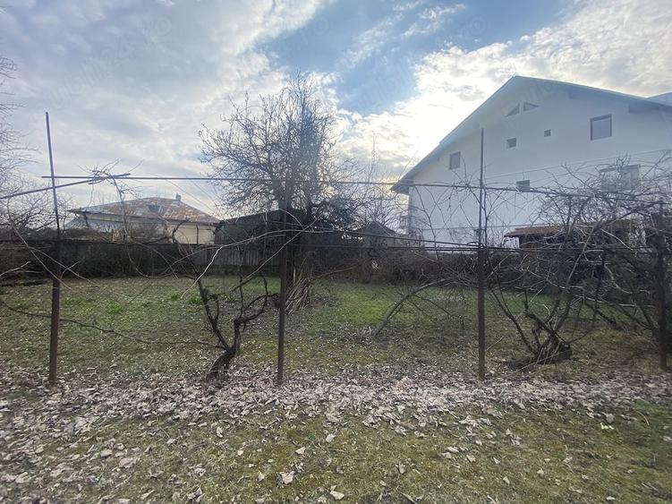 Casă cu Teren 1013 Mp în Scorțeni
