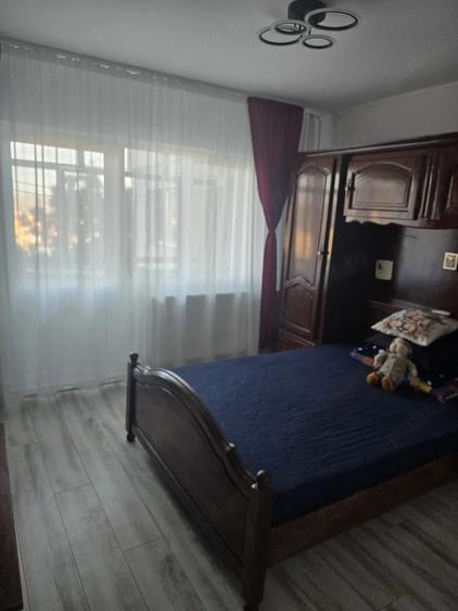 inchiriez apartament 3 camere - 2