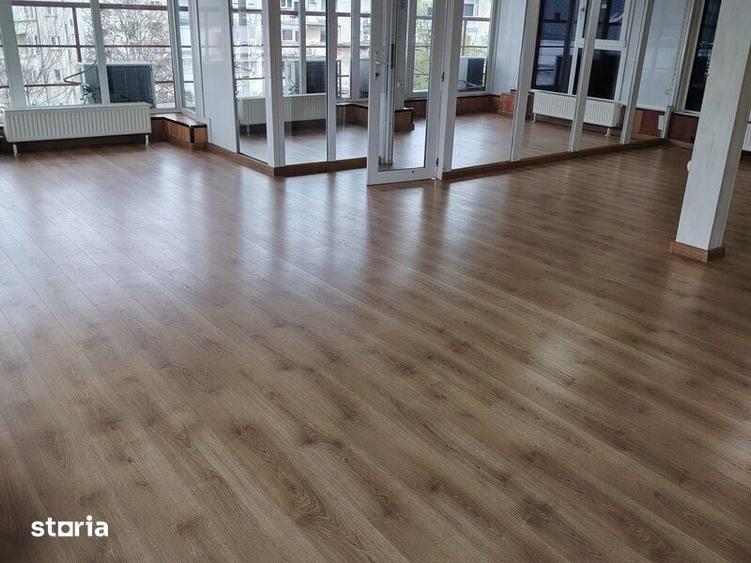 Spațiu comercial, de 100 mp, în Centrul Civic