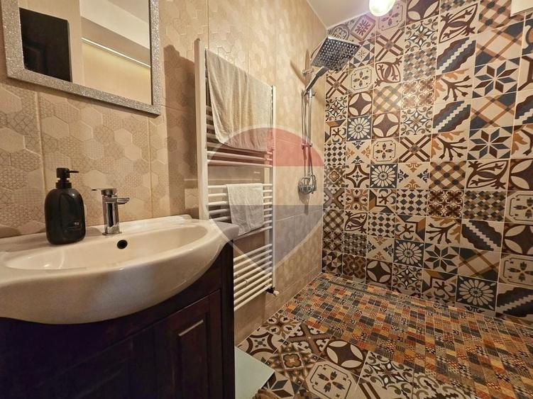 Casă individuală cu 5 camere cu Teren 338 Mp în Florești