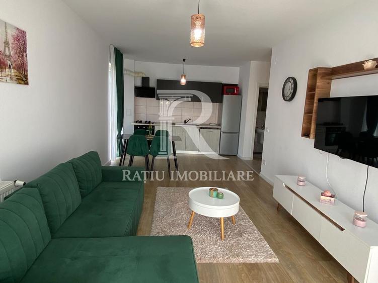 Apartament cu 3 camere decomandat, mobilat în Sud
