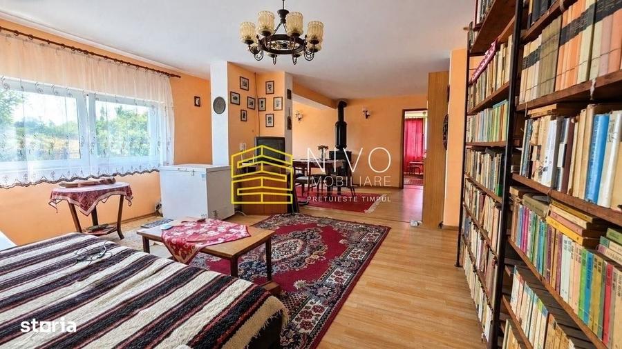 Casă cu 4 camere decomandat în Criș