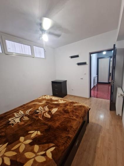 Apartament cu 3 camere semidecomandat, mobilat în Ipotești