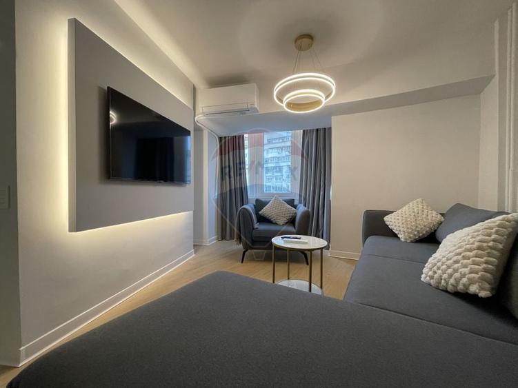 Apartament cu 3 camere decomandat, mobilat în P-ța Alba Iulia