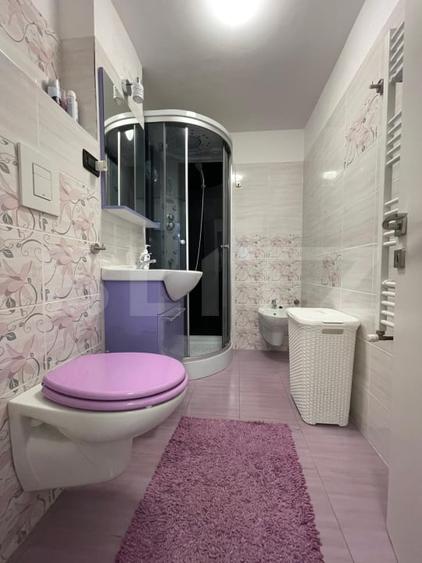 Apartament cu 3 camere semidecomandat, mobilat în Câmpia Turzii